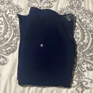 Figs scrubs. L Catarina top. L Kade short length bottom.